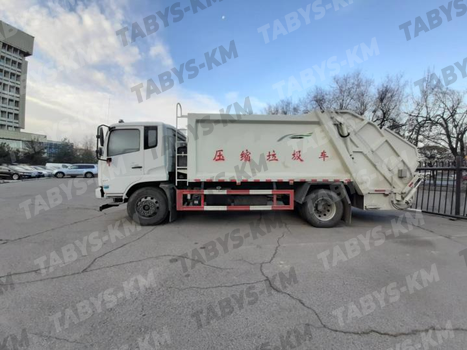 Refuse truck Dongfeng DFL3370 (rear-loader refuse truck)