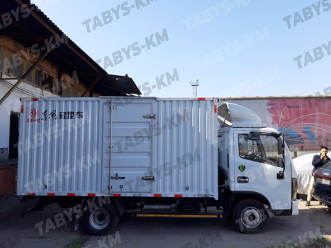 Truck Dongfeng Capite K5 (4 m van body)